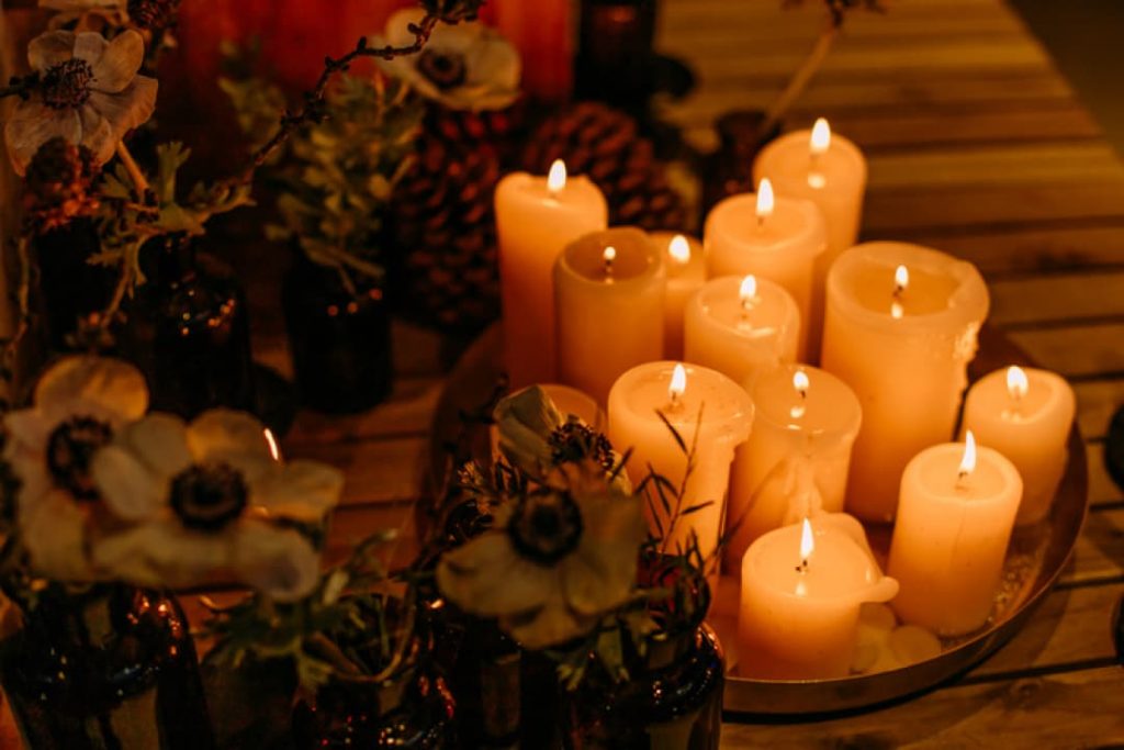جذب عشق با شمع قرمز 09304478489